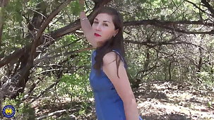 Amateur hairy mom masturbate outdoor