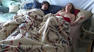 Stepson gets up with stepmom surrounding the bed with an increment of fucks the wrong space