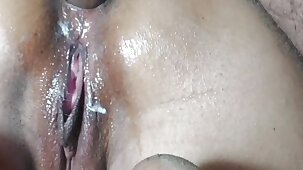 Udhar ki jindgi gaand bhi marwa sakti hai real hindi xxx porn